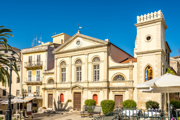 Fototapeta na wymiar Saint Jacobs Cathedral in old city Corfu