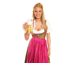 Frau in Tracht mit Bier