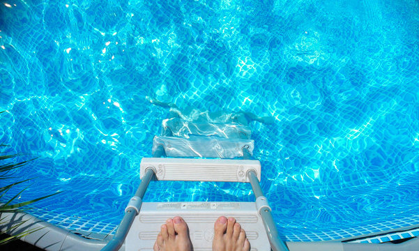 Ab in den Pool