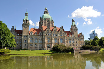 Fototapeta na wymiar Neues Rathaus Hannover, Maschteich, Niedersachsen, Hannover