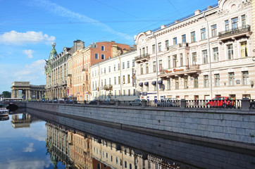 Fototapeta na wymiar Канал Грибоедова в Санкт-Петербурге