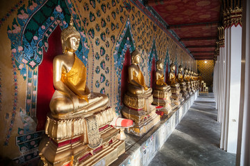 Fototapeta premium buddha statue in cambodia