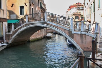 Fototapeta na wymiar Ponte a Venezia