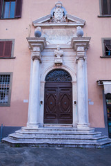 Porta in legno, ingresso palazzo