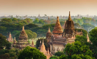  De tempels van Bagan bij zonsopgang, Bagan, Myanmar © lkunl