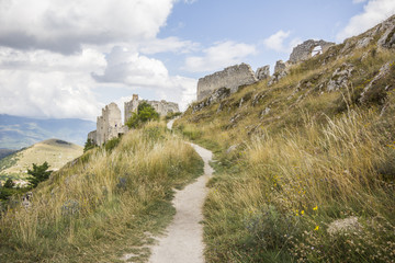 Sentiero per Rocca Calascio