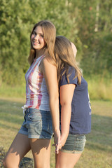 Obraz premium Outdoor portrait of group of teenagers.
