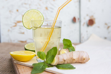 Ginger ale with lemon and mint