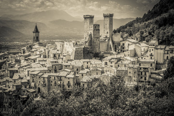 Borgo medievale di Pacentro, Abruzzo - HDR