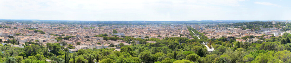 Fototapeta na wymiar panorama of Nimes