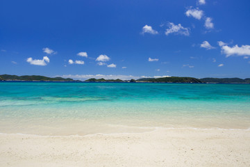 Fototapeta na wymiar 沖縄の海・ニシハマビーチ