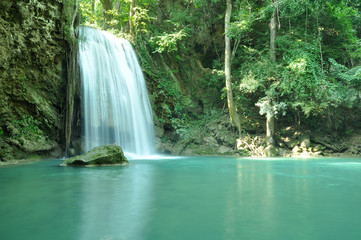 Fototapeta na wymiar Waterfall in Karnjanaburi, west of Thailand