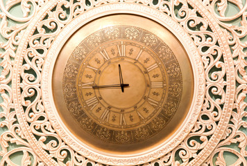 Fototapeta na wymiar Classic clock with moving pointer