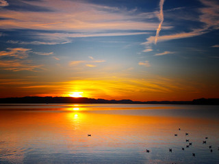 Obraz premium sunset at lake chiemsee (9)