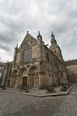 Fototapeta na wymiar Basilic Saint Sauveur de Dinan en Bretagne