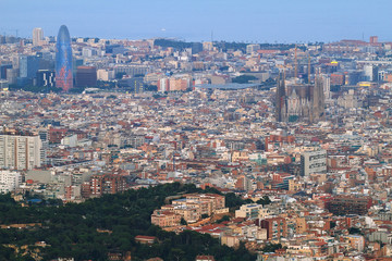 Obraz premium Barcelona skyline at dusk
