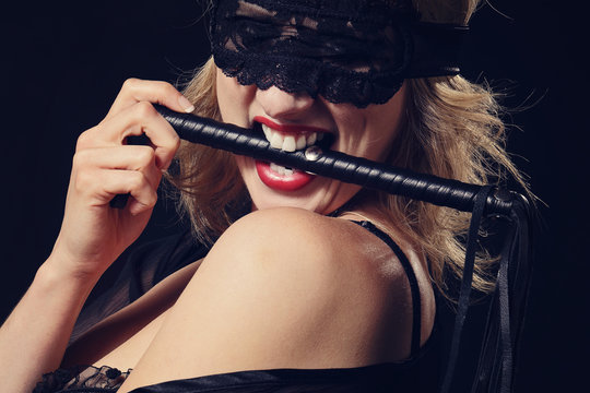 Men onamning jinsiy aloqada bolishini kuzatdim Ava jinsiy aloqa mavzusida