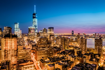 Obrazy na Szkle  Widok z lotu ptaka na New York Financial District o zmierzchu.