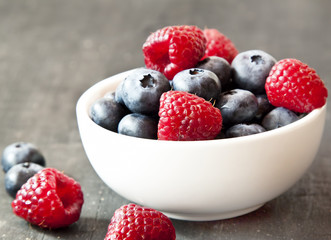 Bio Raspberries and Blueberries