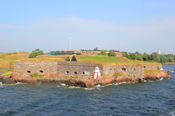 Leuchtturm auf der Festungsinsel Suomenlinna vor Helsinki