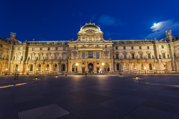 Fototapeta premium Louvre Museumin Paris, France