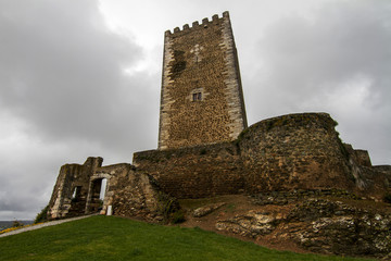 Fototapeta na wymiar medieval castle located in the small village Portel