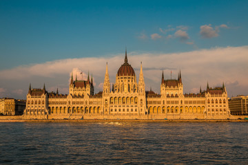 Fototapeta na wymiar Hungarian Parliament House in Budapest