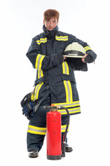 Feuerwehrfrau mit Feuerlöscher