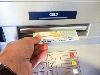Am Bankautomat