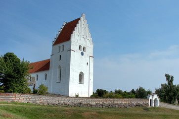 Fototapeta na wymiar Elmelunde kirke Møn Danmark (Kirche in Elmelunde Dänemark)