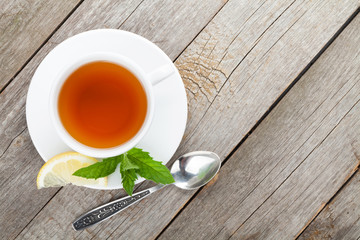 Green tea with lemon and mint