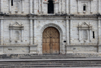 Fachada de iglesia cat&oacute;lica