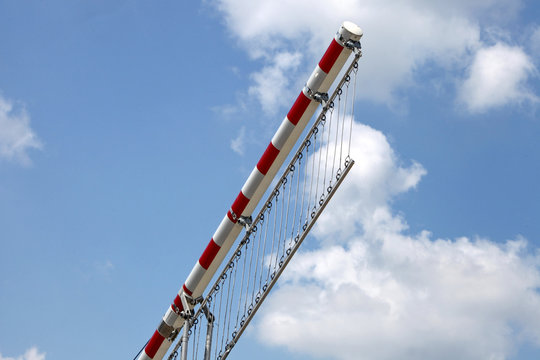 halboffenen Schranke