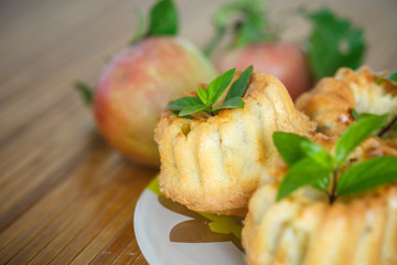 apple muffins
