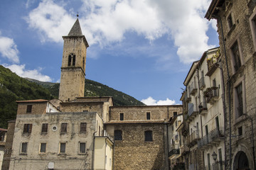 Fototapeta na wymiar Centro storico di Pacentro