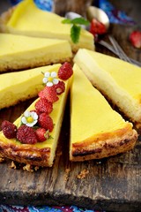 Cheesecake from cottage cheese with berries