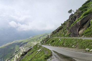 Fototapeta na wymiar View of Himalayan mountain road