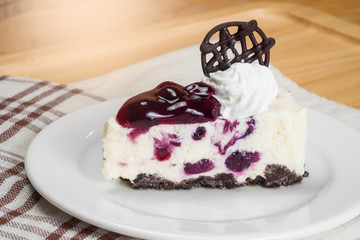 Blueberry-chip cheese mousse cake