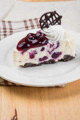 Blueberry-chip cheese mousse cake