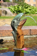 Wasserspeier an einem Springbrunnen in Helsinki (Finnland)