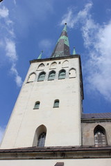 Fototapeta na wymiar Der Kirchturm der Olaikirche in Tallinn (Estland)