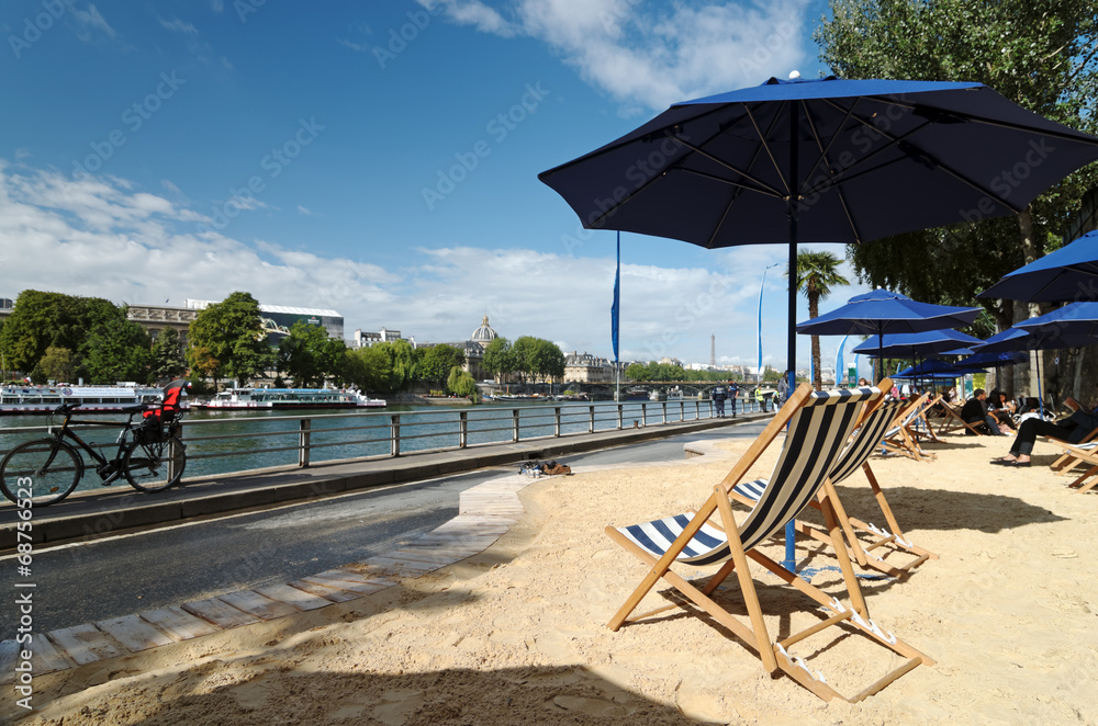 Wall mural paris plage