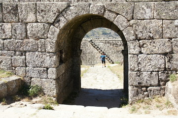 Fototapeta na wymiar Gateway in bulwark of castle in Monsanto, Portugal