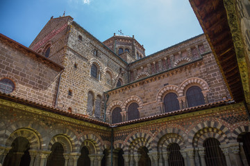 Fototapeta premium Le Puy : cloître de la Cathédrale Notre-Dame-de-l'Annonciation