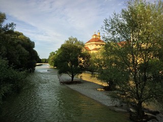 Isarinsel zwischen Museumsinsel & Müller'schen Volksbad München