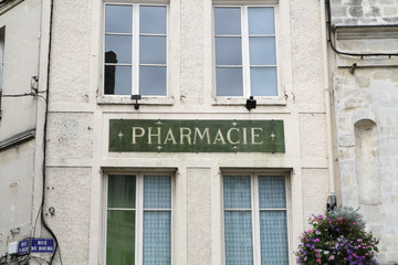 Fototapeta na wymiar vieille pharmacie