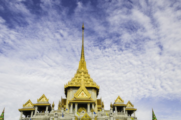 Fototapeta na wymiar Wat Trimit, Bangkok, Thailand. Famous for its gigantic