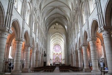 intérieur de cathédrale de laon