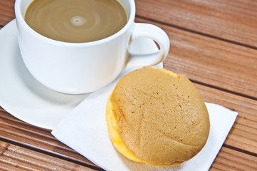 Chiffon cake with orange jam