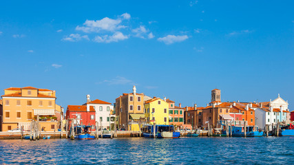 Fototapeta na wymiar typical houses in the lagoon of Venice